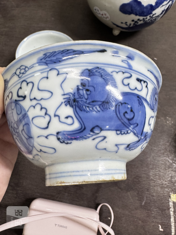 清 青花狮子绣球纹碗一对 - 图15